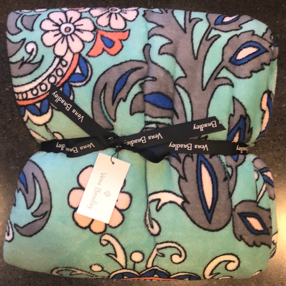 Vera Bradley Other - 🎉CLOSET CLEAROUT🎉 NWT Vera Bradley Blanket